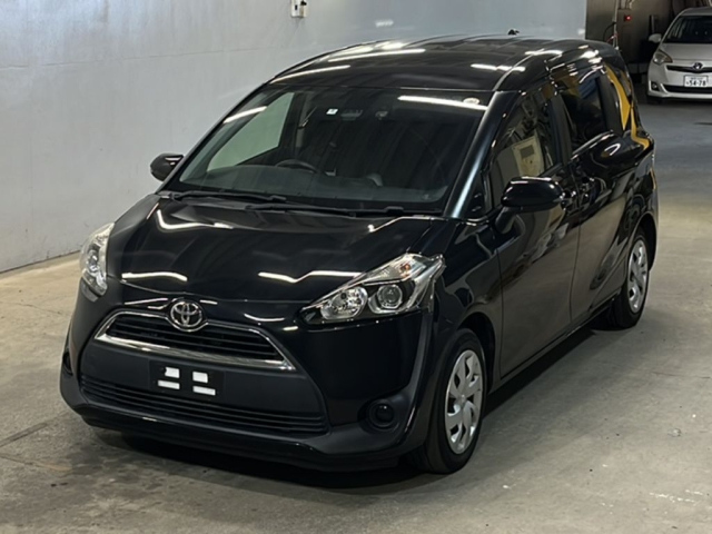 TOYOTA SIENTA — фото