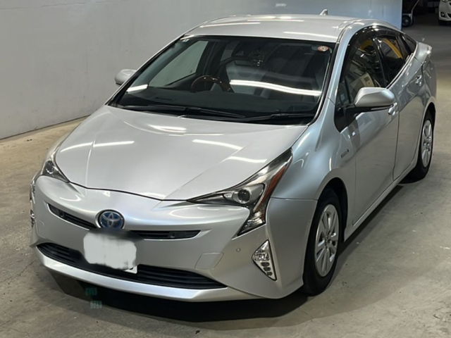 TOYOTA PRIUS — фото