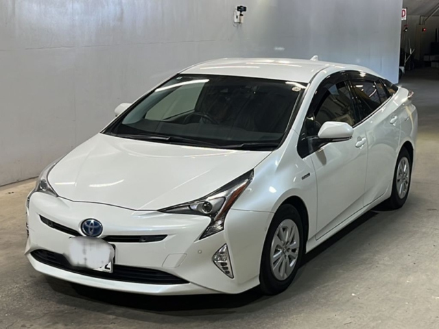 TOYOTA PRIUS — фото
