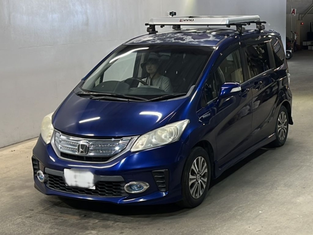 HONDA FREED — фото