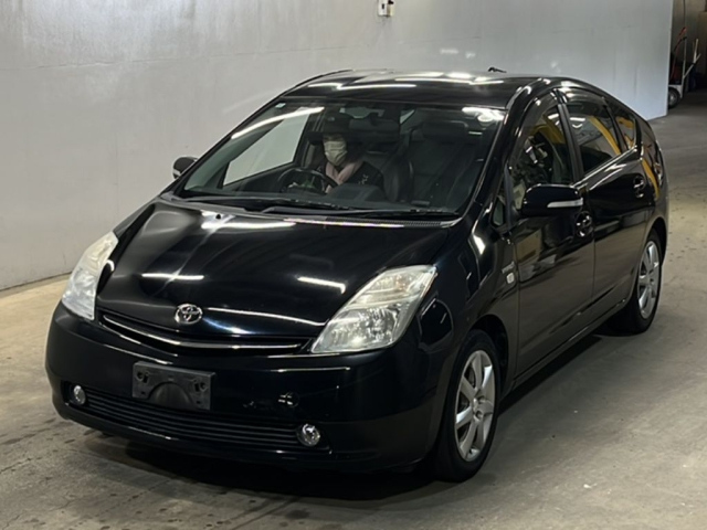 TOYOTA PRIUS — фото