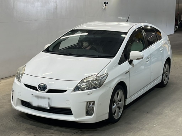 TOYOTA PRIUS — фото