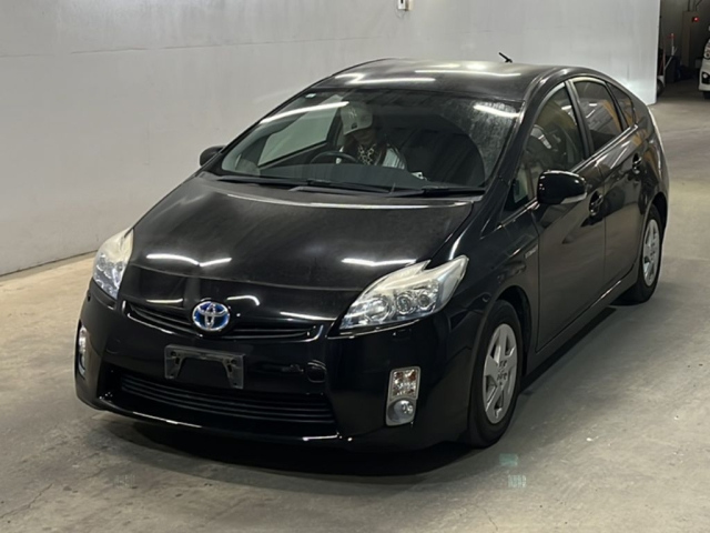TOYOTA PRIUS — фото