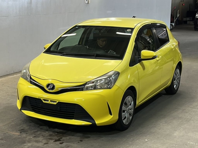 TOYOTA VITZ — фото