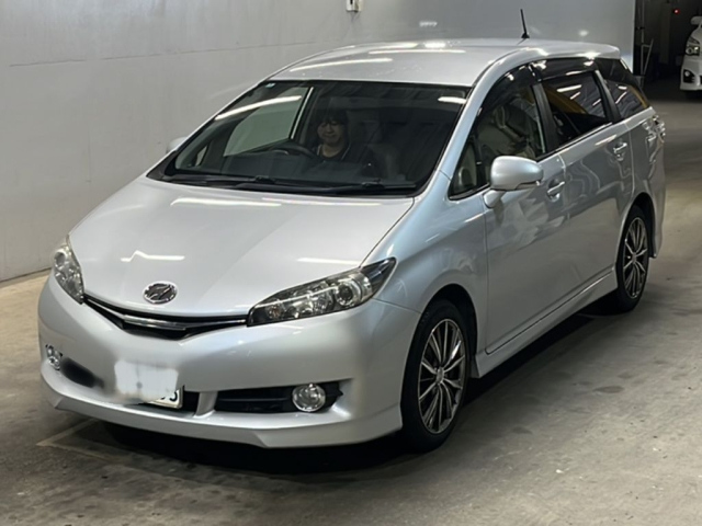 TOYOTA WISH — фото