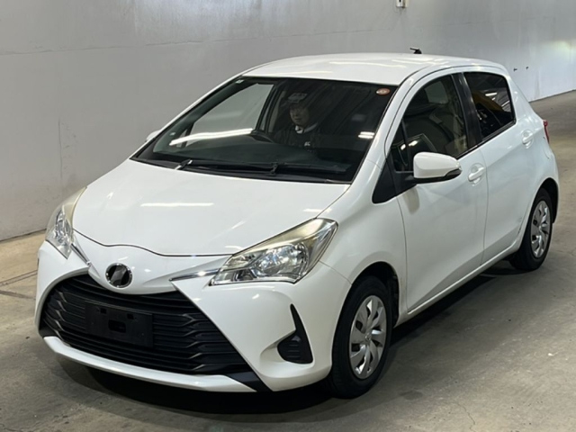 TOYOTA VITZ — фото