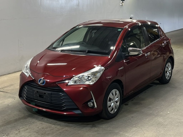 TOYOTA VITZ — фото