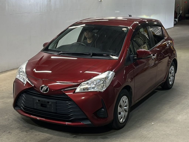 TOYOTA VITZ — фото