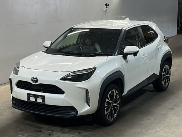 TOYOTA YARIS — фото