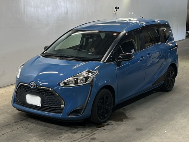 TOYOTA SIENTA — фото