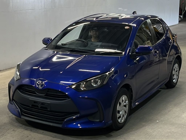TOYOTA YARIS — фото