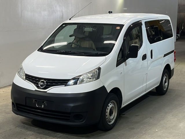NISSAN NV200 — фото