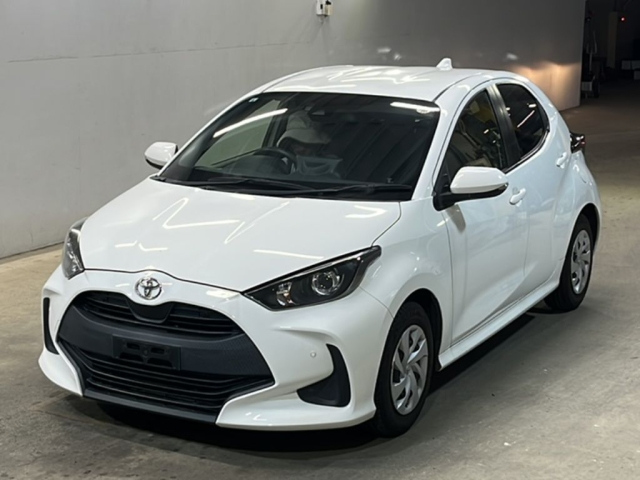 TOYOTA YARIS — фото