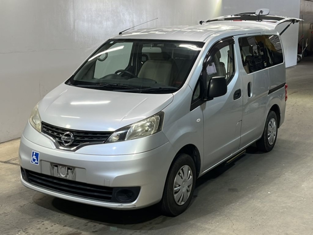 NISSAN NV200 — фото