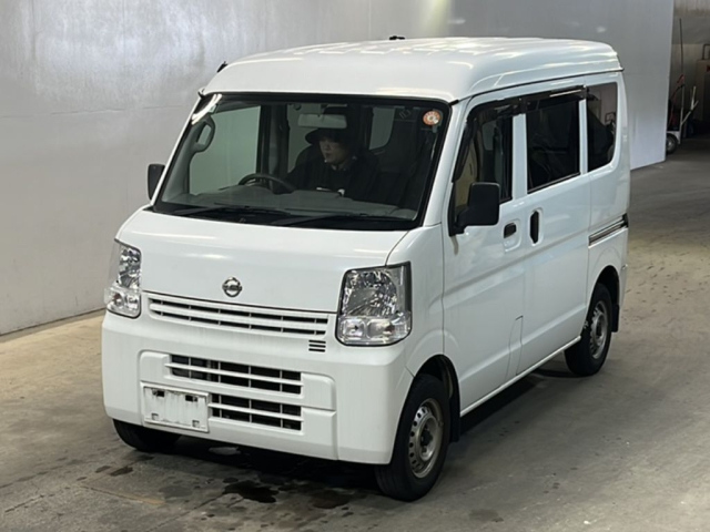 NISSAN CLIPPER — фото