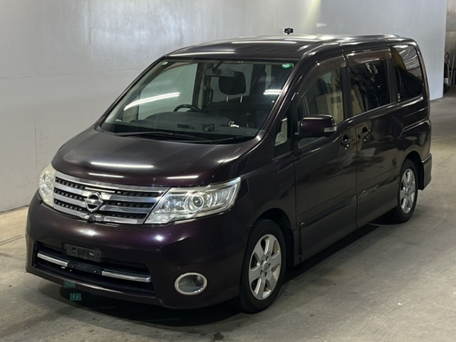 NISSAN SERENA — фото