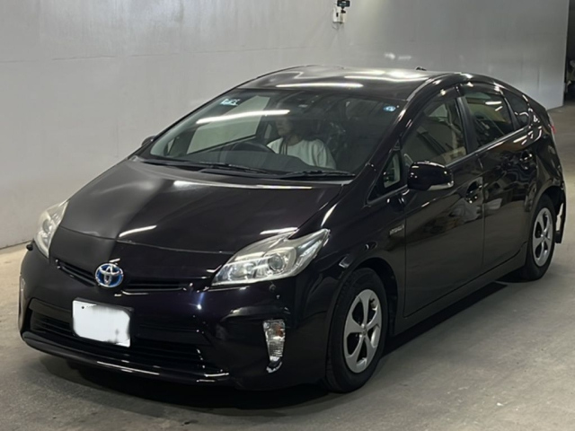 TOYOTA PRIUS — фото