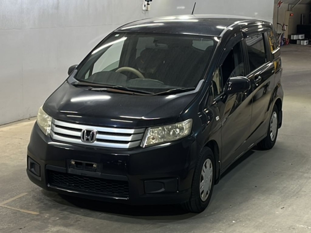 HONDA FREED — фото