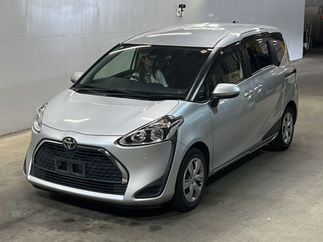 TOYOTA SIENTA — фото