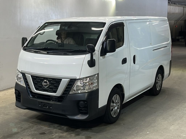 NISSAN CARAVAN — фото
