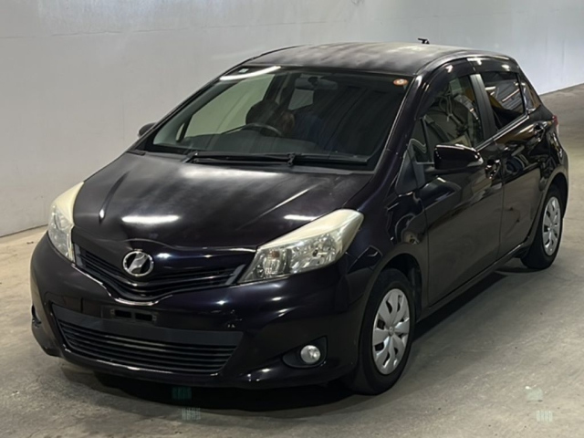 TOYOTA VITZ — фото