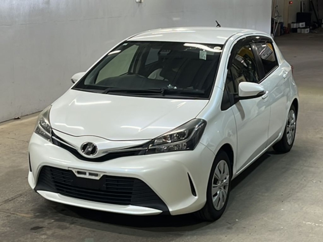 TOYOTA VITZ — фото