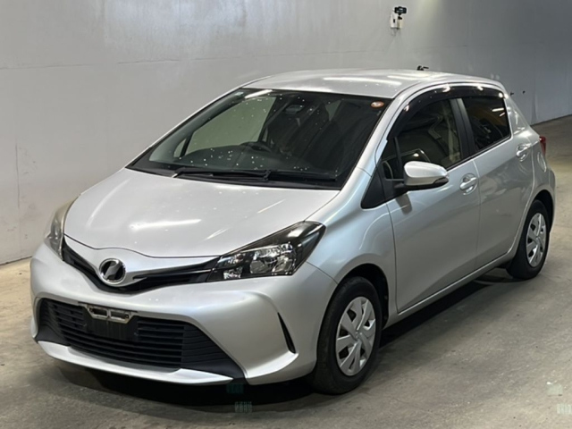 TOYOTA VITZ — фото