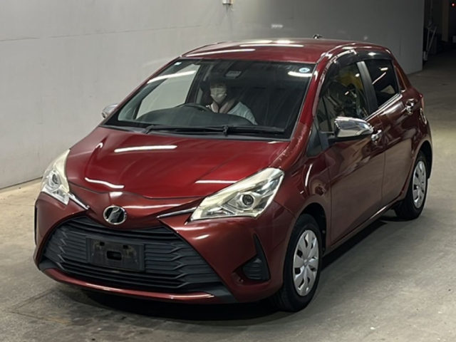 TOYOTA VITZ — фото
