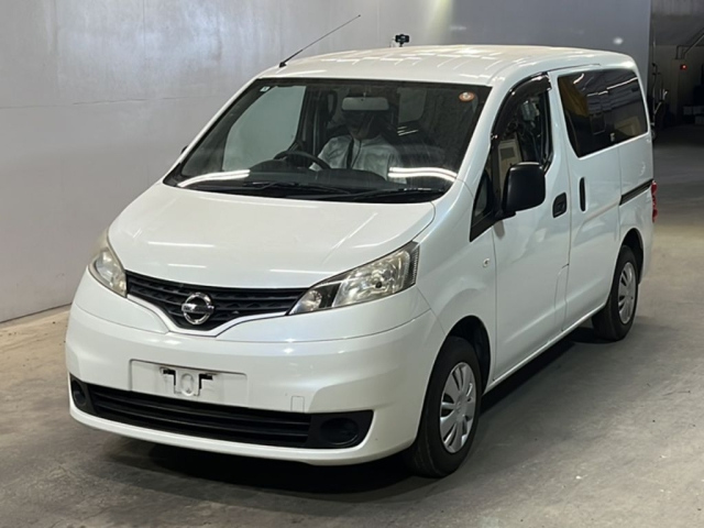 NISSAN NV200 — фото