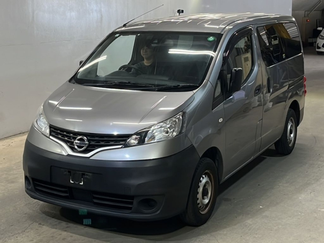 NISSAN NV200 — фото