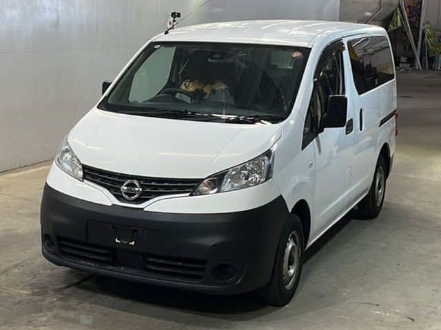 NISSAN NV200 — фото