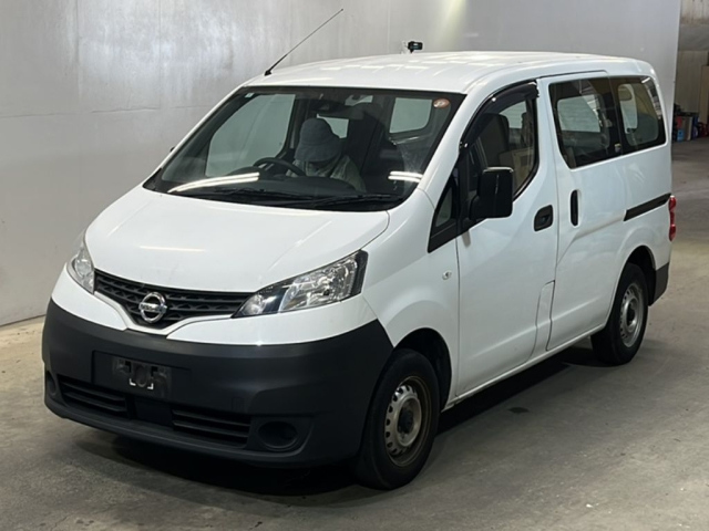 NISSAN NV200 — фото