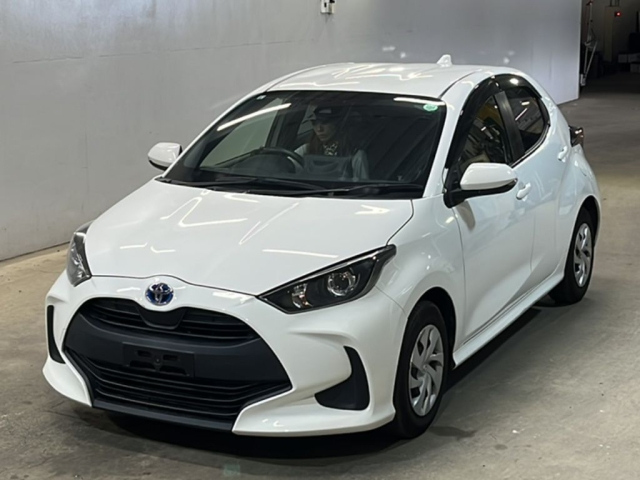 TOYOTA YARIS — фото