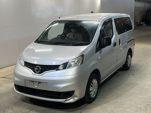 NISSAN NV200 — фото