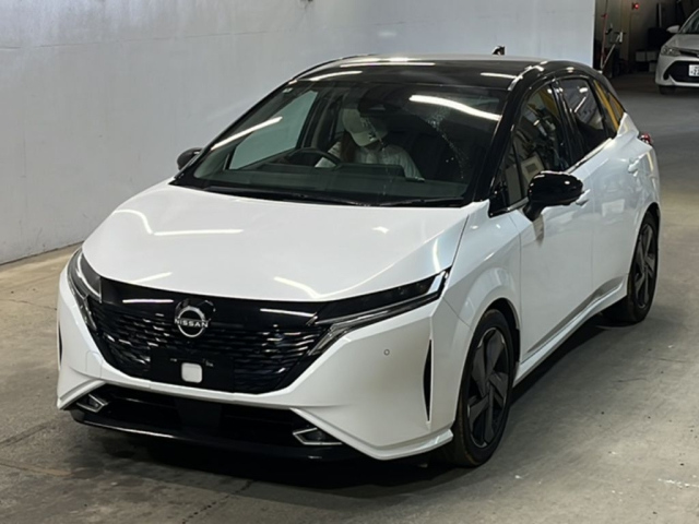 NISSAN AURA — фото
