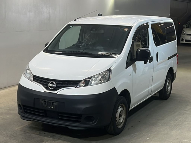 NISSAN NV200 — фото