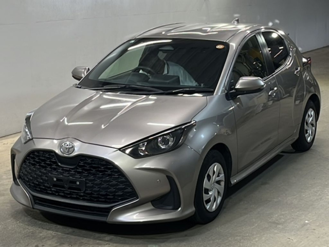 TOYOTA YARIS — фото