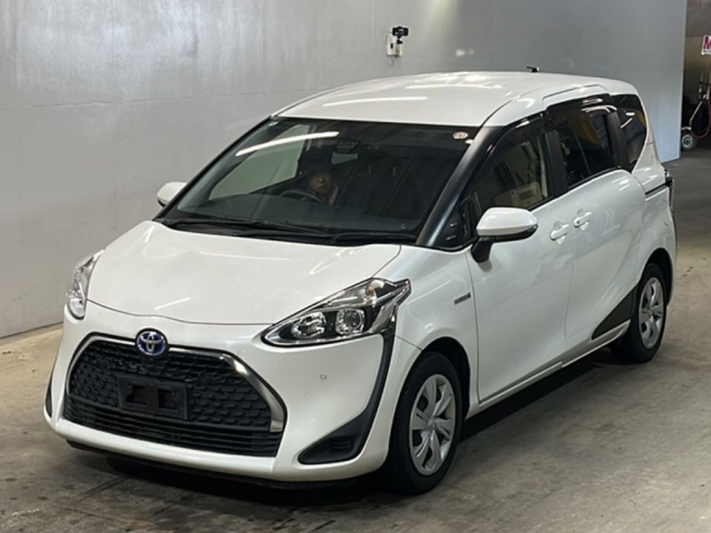 TOYOTA SIENTA — фото