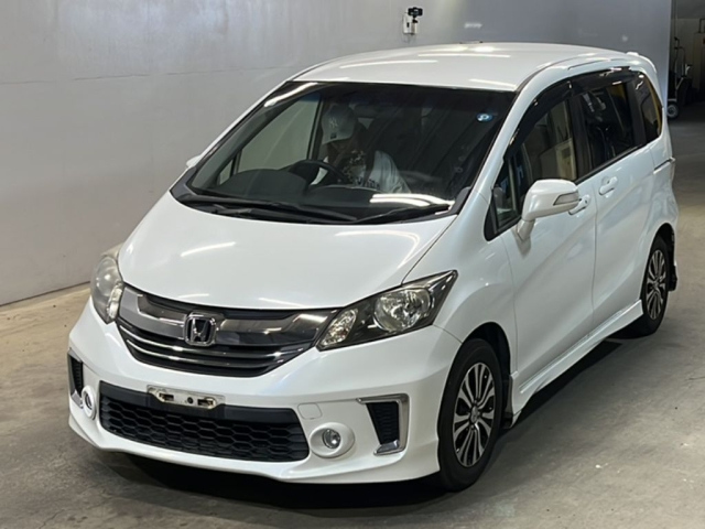 HONDA FREED — фото