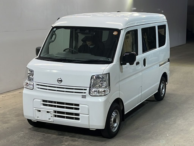 NISSAN CLIPPER — фото