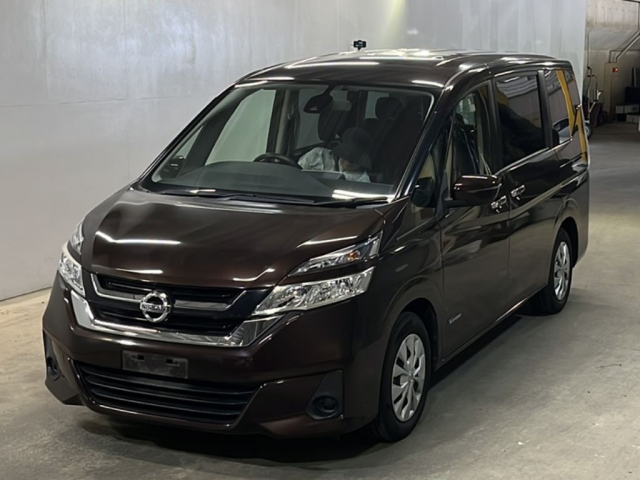 NISSAN SERENA — фото