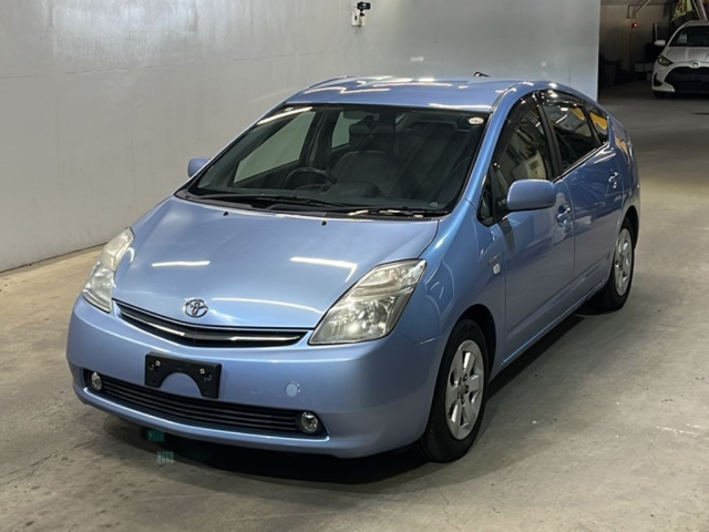TOYOTA PRIUS — фото