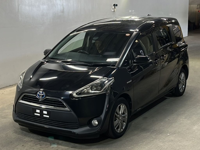 TOYOTA SIENTA — фото
