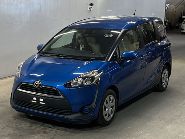 TOYOTA SIENTA — фото