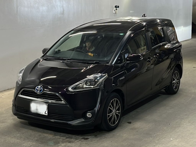 TOYOTA SIENTA — фото