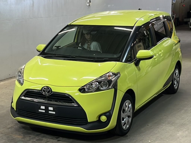 TOYOTA SIENTA — фото