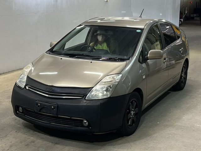 TOYOTA PRIUS — фото