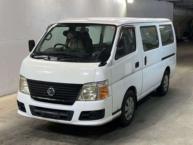 NISSAN CARAVAN — фото