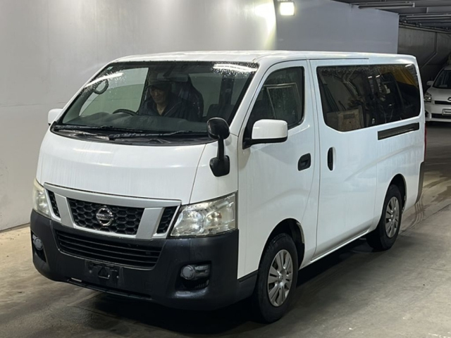 NISSAN CARAVAN — фото