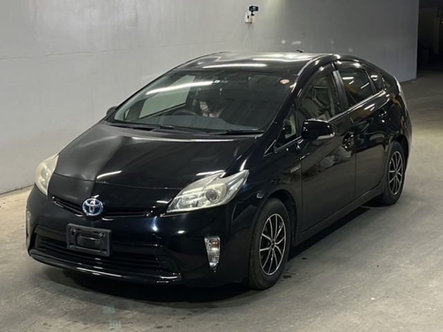 TOYOTA PRIUS — фото